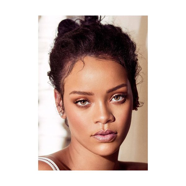 پستر گلاسه طرح Rihanna