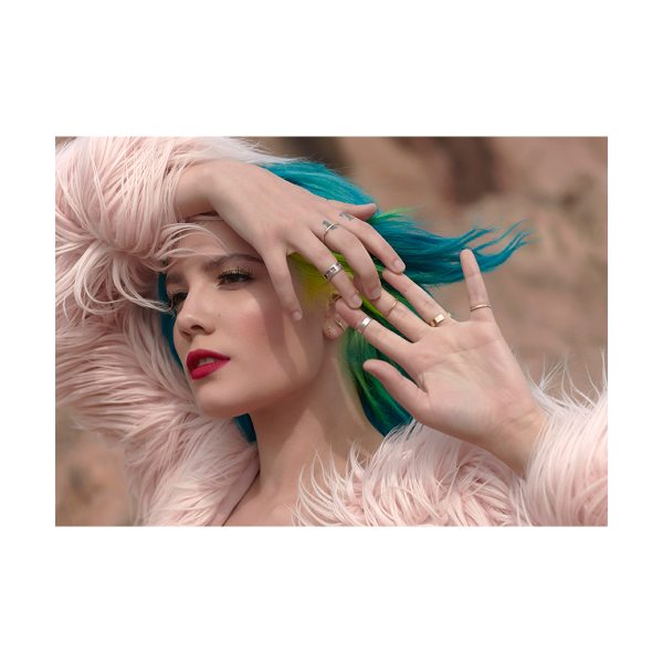 پستر گلاسه طرح Halsey