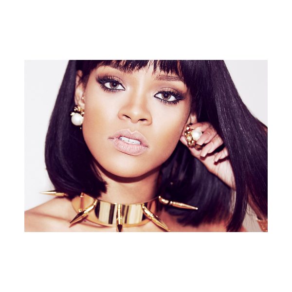 پستر گلاسه طرح Rihanna