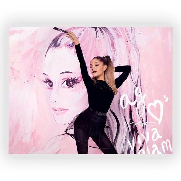 پوستر گلاسه طرح ARIANA GRANDE کد02