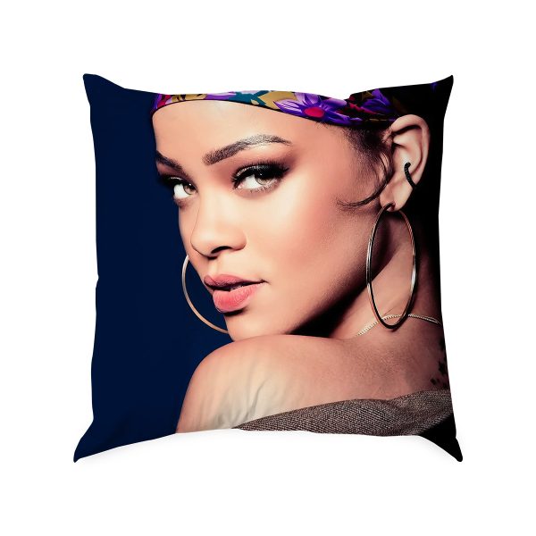 کوسن طرح RIHANNA کد04