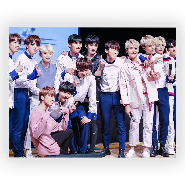 قاب MDF طرح گروه Seventeen کد04