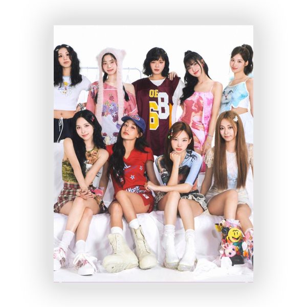 پوستر گلاسه طرح گروه TWICE کد17